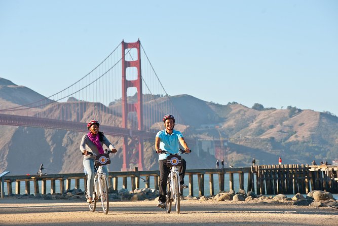 San Francisco: Golden Gate Bridge Bike Rental - Weather and wind: dress like SF changes its mind
