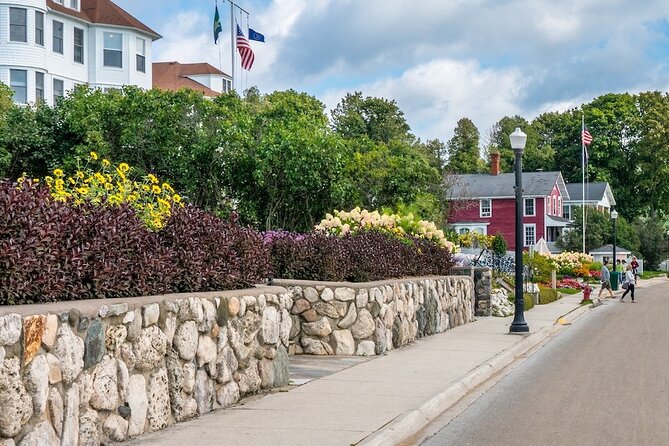 Scenic Mackinac Island: A Self-Guided Cycling Audio Tour - Start smart: where the tour begins and how you’ll actually use it