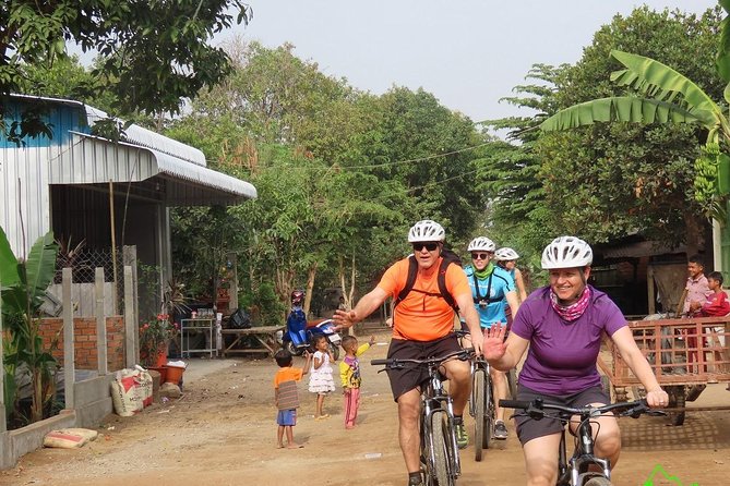 Silk Island Cycling Adventure & lunch with locals - Koh Dach: cycling the island lanes, farms, and silk-making stops