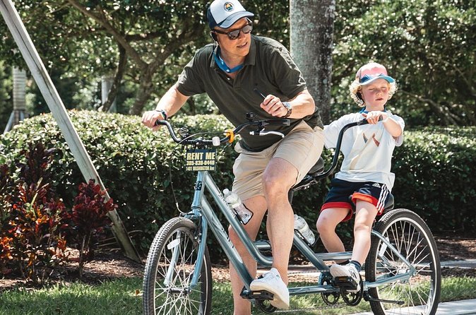 South Beach Tandem Bike Rental - Cycling the Art Deco District and the Ocean Drive area