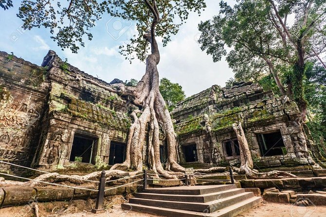 Sunset or sunrise bicycle tour around Angkor Wat and nearby temples - Phnom Bakheng sunset: the hilltop finish that wraps the day