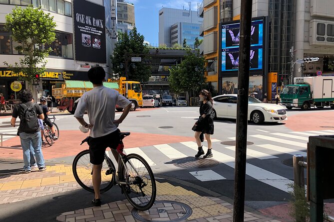 Tokyo Bike Tour: Shibuya & Hidden Tokyo - Taichi at the front: how the guide makes the ride feel safe