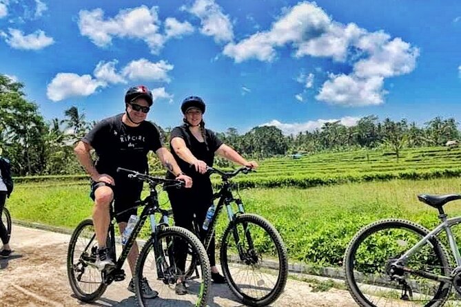 Ubud Wonderful Half Day Downhill Cycling Tour with Lunch - Banjar Laplapan lunch break: Balinese dishes plus vegan and sweet endings
