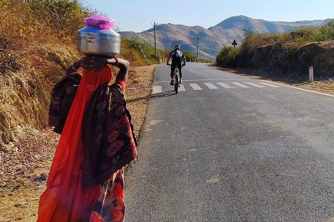 Udaipur Bicycle Tour - Bicycles, Helmets, and the Captains Who Keep Things Smooth