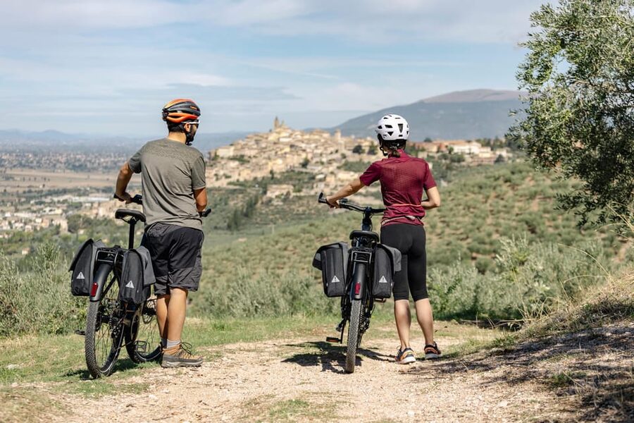 Umbria: E-Bike Rental and Fresh EV Olive Oil Tasting - Why Umbria on an e-bike feels different than driving