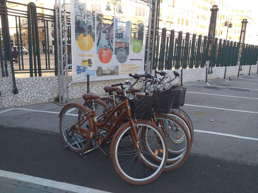 Valencia: Bike Rental for 1 to 4 Days - Your bike setup: basket, lock, and optional gear