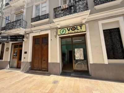 Valencia: Full-Day Bike Rental (9:30AM - 18:30PM) - Your ride choice: regular bike vs electric scooter