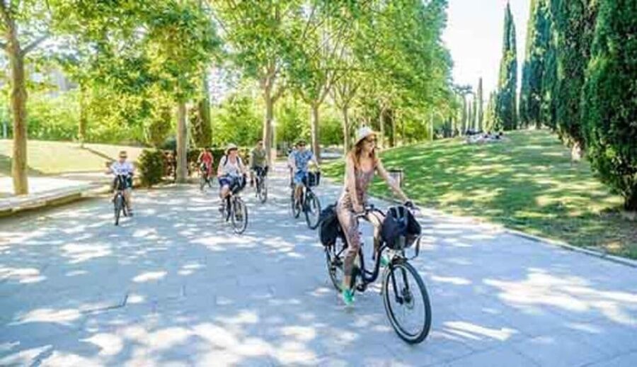 Valencia: Normal bike and Electric bike Rental Ruzafa - Meeting up at ValenciaInBike Rental & Tours (what to do first)