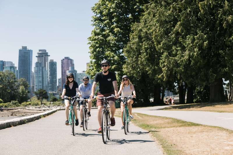 Vancouver: Stanley Park Bicycle Tour - The first stretch: West End and English Bay before the park