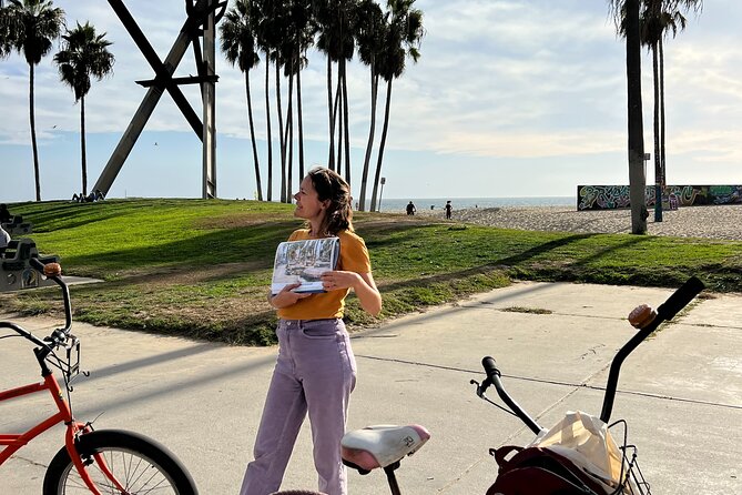 Venice and Santa Monica French Bicycle Tour - Stop 2: Venice Beach Boardwalk Glide Toward Santa Monica