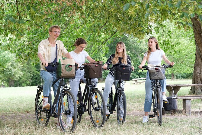 Versailles: Bike Rental, Different Sizes - Nature Options: Bièvre Valley and Plaine de Versailles