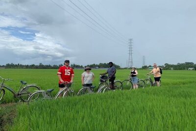 VIP Mekong Delta Adventure Cycling & Kayaking - Private Day Trip - A comfortable break: Vinh Trang Pagoda at midday