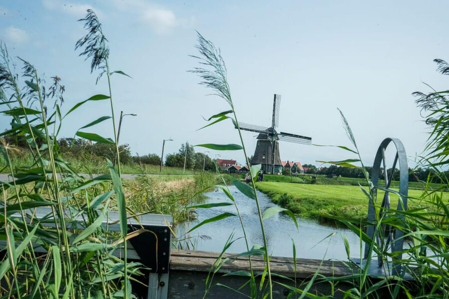 Volendam: E-Bike Rental including Highlights-Routes - Cheese farm stop: Jacobs Hoeve, cows up close, and tastings