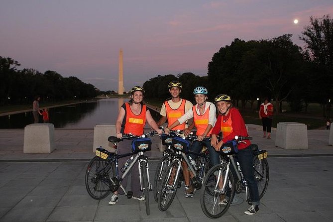 Washington DC Sites at Night Guided Bicycle Tour - The Best Time to Do It and How to Fit It Into Your Trip