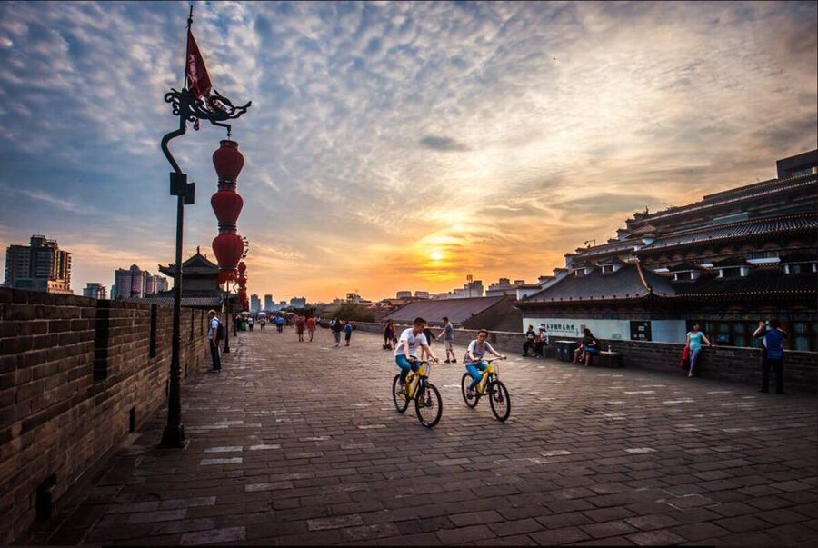Xi'an City Wall Private Guided Tour with Cycling Option - Should You Book It?