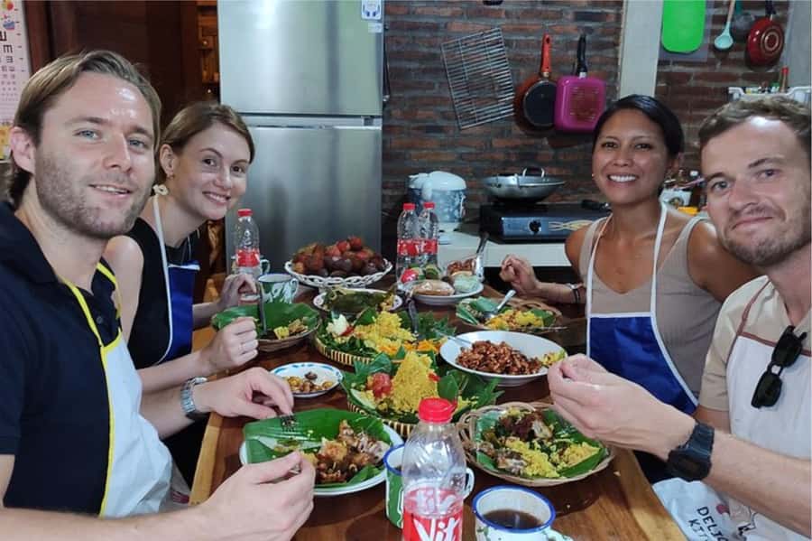 Yogyakarta: Countryside Cycling and Cooking Class Experience - Local interaction points: meeting people, not just passing by