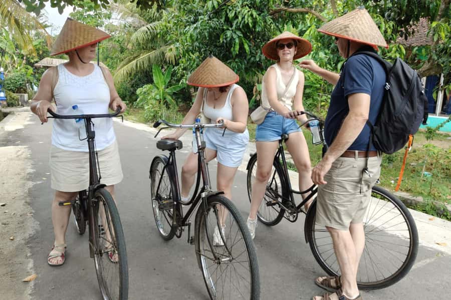 Yogyakarta: Countryside Cycling and Cooking Class Experience - Traditional market shopping: how your cooking class starts making sense