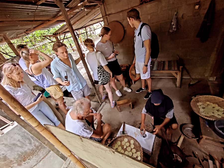 Yogyakarta: Countryside Village Cycling Tour With Guide - Food, Drinks, and Small Stops That Keep the Tour Moving