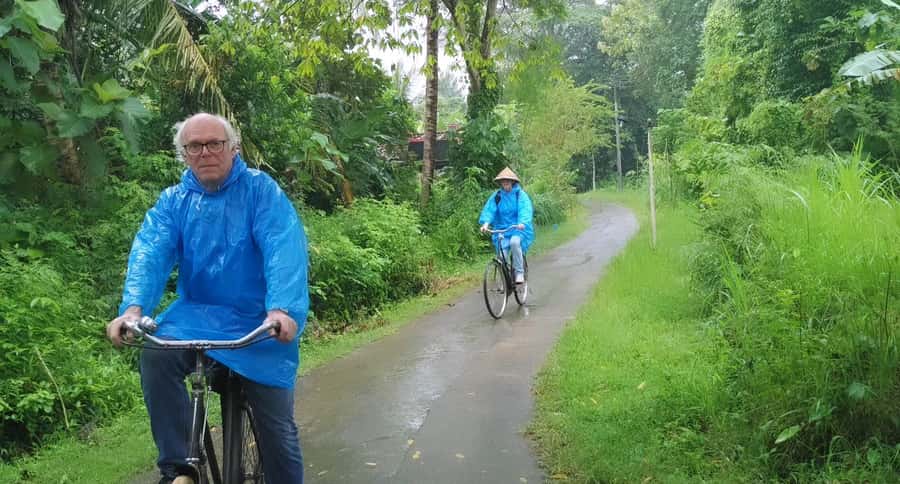 Yogyakarta: Countryside Village Cycling Tour With Guide - Emping Melinjo and the Furnace Kitchen Experience